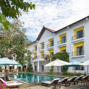4* Hotel êmm